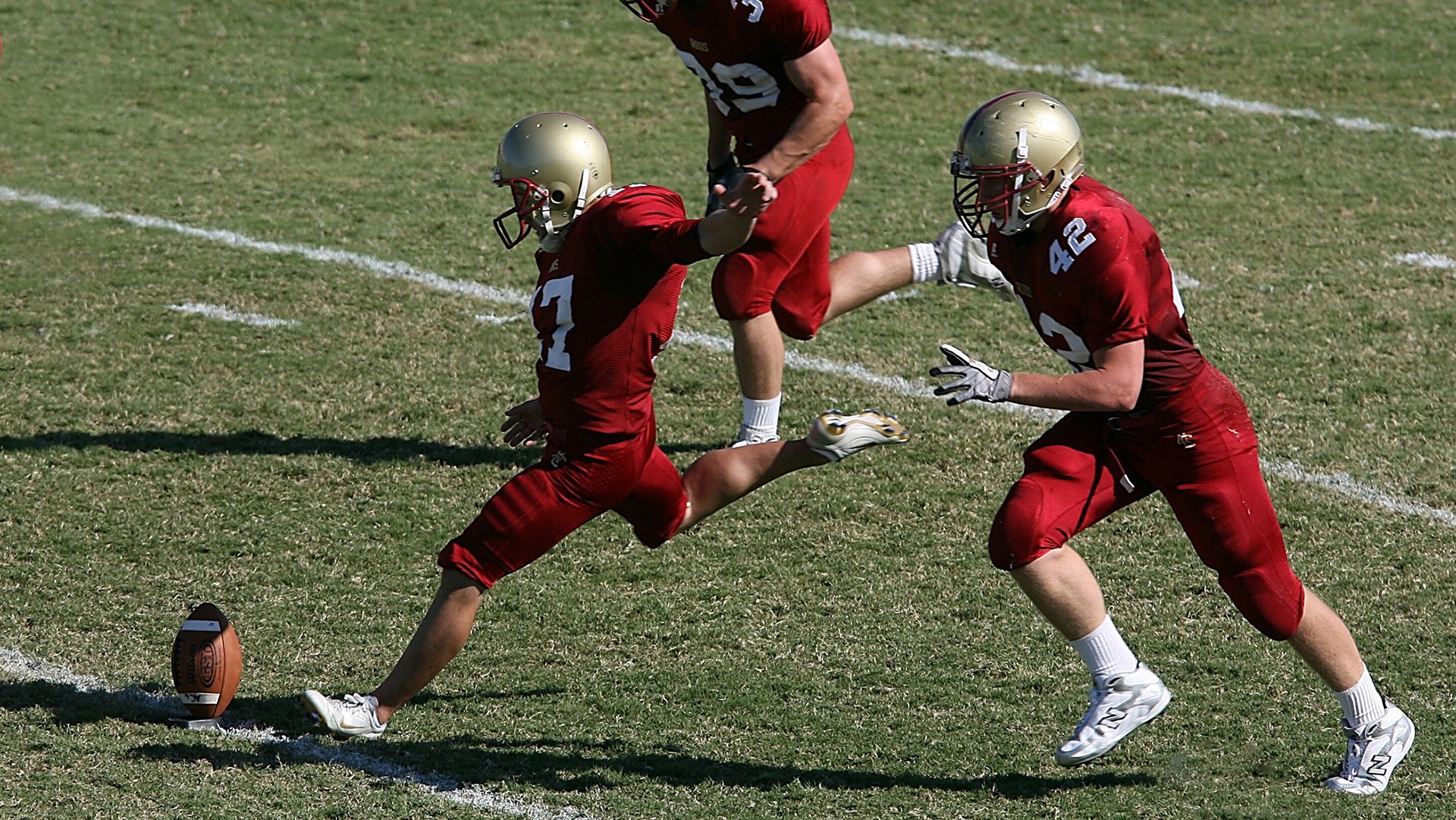 爱游戏下载-中超联赛中国青年队战胜 球员表现值得肯定，中超青年球员新闻